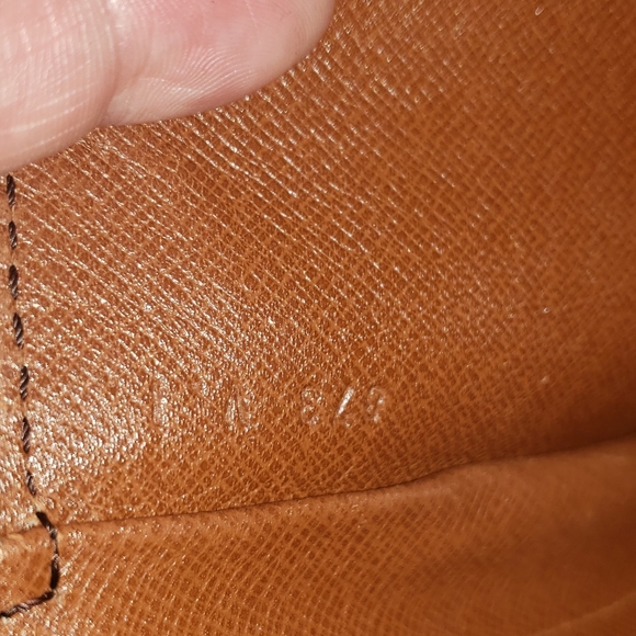 Authentic Pre-owned Louis Vuitton St Cloud GM - Picture 16 of 17